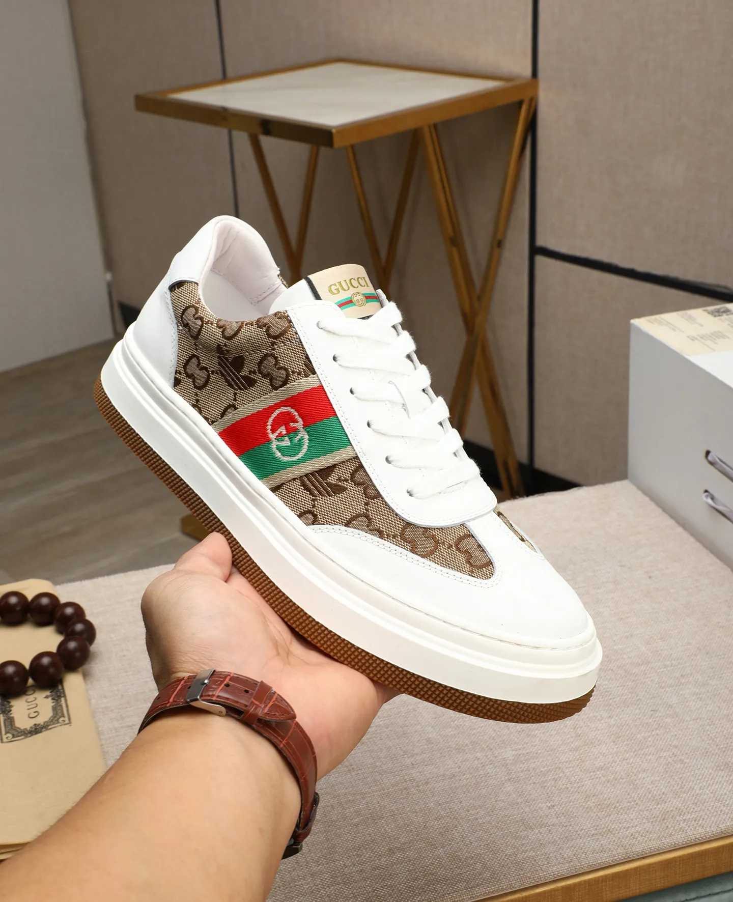 Men's shoes 💰420 GUCCI🔍🔍The latest model is available at the counter simultaneously. Original calfskin imported from Italy, genuine leather lining, (high-end, extravagant and classy) with exquisite workmanship. Sole: Original sole provided by the original factory. ⚠Exclusive double-layer movable molded sole is super comfortable⚠. Photographed in real life. 🎬The real thing is better. 🔍🔍"High quality·Follow the order" code number 38-44